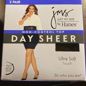 Just My Size Reinforced Toe Regular Pantyhose
